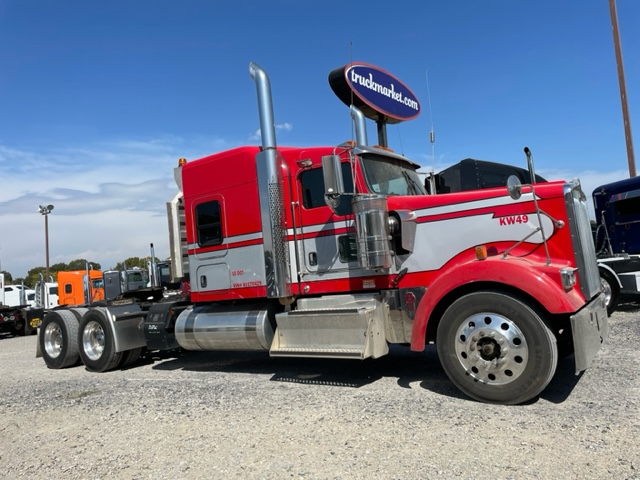 2017 KENWORTH W900L SLEEPER