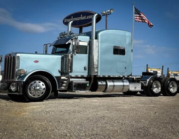 2019 Peterbilt 389 Sleeper 601043