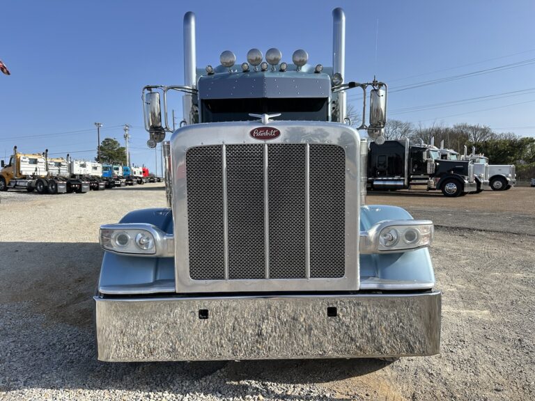 2019 PETERBILT 389 SLEEPER photo 2
