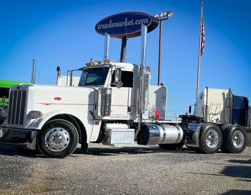 2022 Peterbilt 389 Daycab 800136