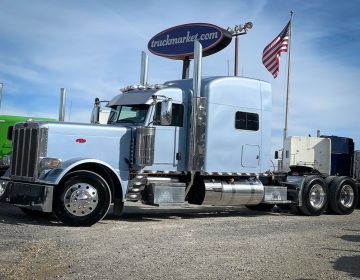 2023 Peterbilt 389 Sleeper 892405