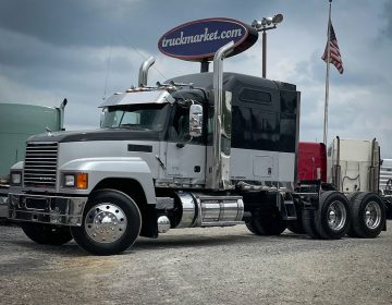 2018 Mack Chu613 Sleeper 028241
