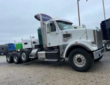 2013 Freightliner Coronado Tri Axle Daycab Br9442