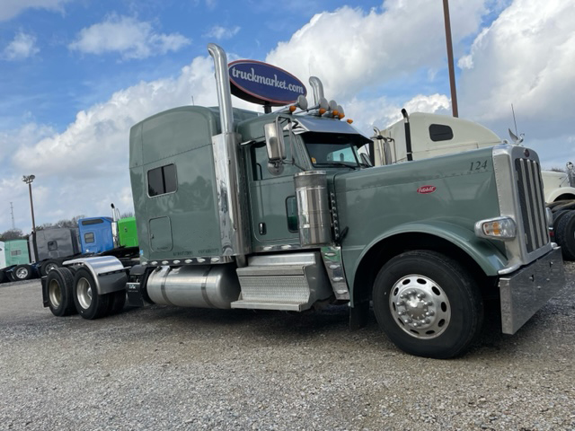 2018 PETERBILT 389 SLEEPER