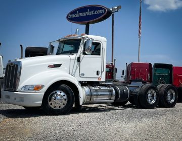 2012 Peterbilt 386 Daycab 156590