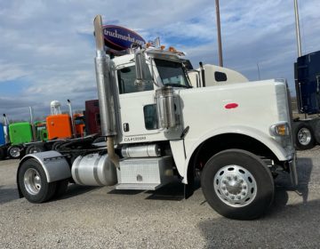 2010 Peterbilt 388 Single Axle Daycab 795471