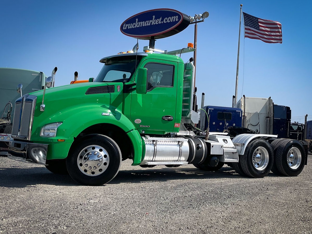 2016 KENWORTH T880 DAYCAB