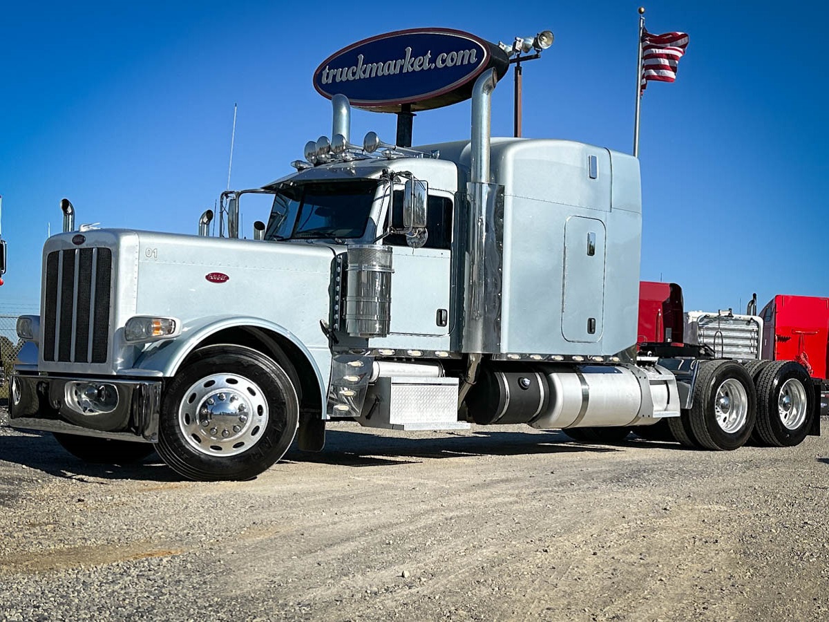 2017 PETERBILT 389 SLEEPER