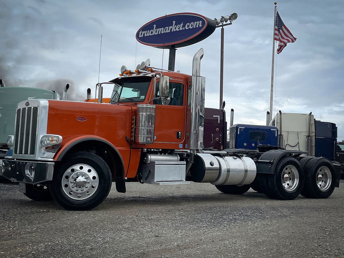 2020 PETERBILT 389 DAYCAB