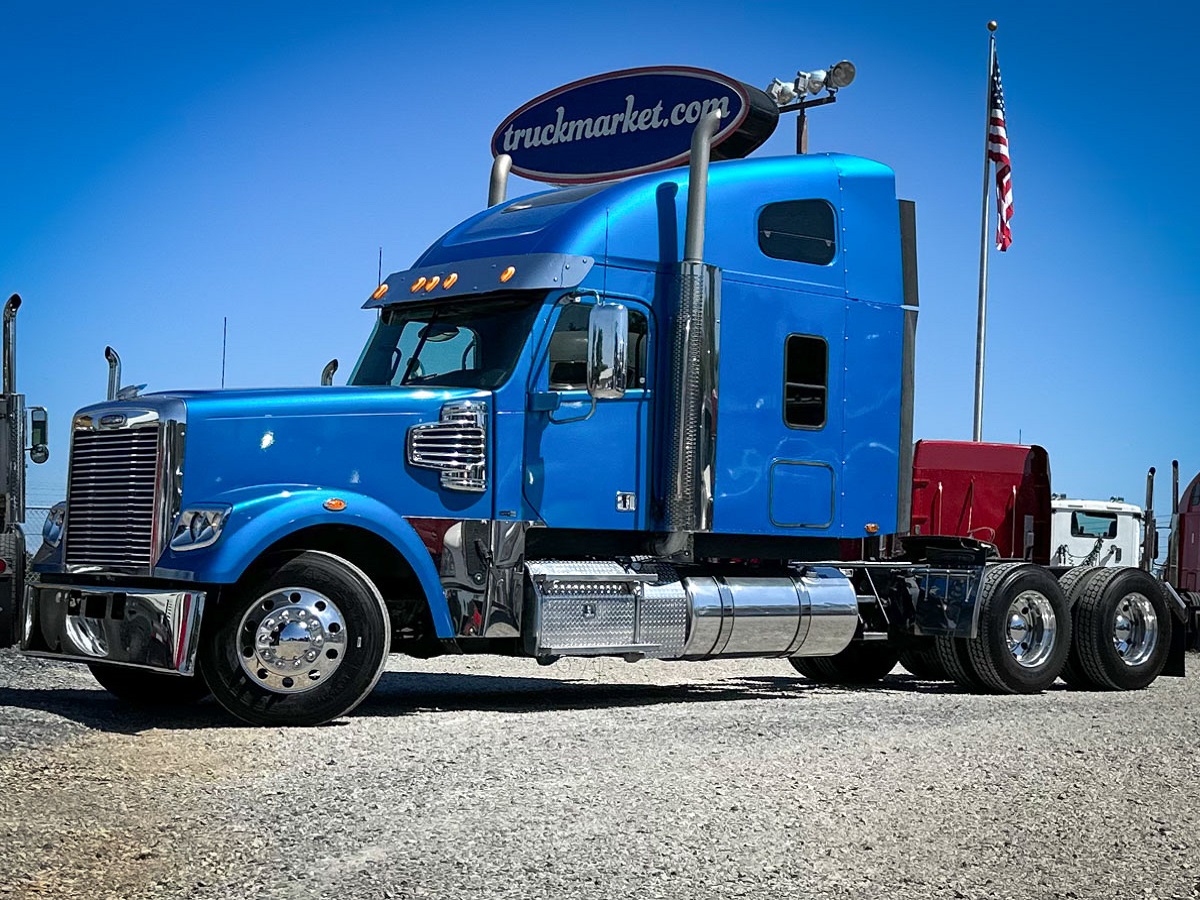 2011 FREIGHTLINER CORONADO SLEEPER
