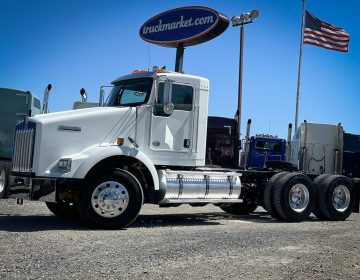 2009 Kenworth T800 Daycab 255107