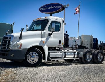 2009 Freightliner Cascadia Daycab Am8899