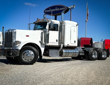2009 Peterbilt 388 Sleeper 782463