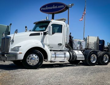 2017 Kenworth T880 Daycab 157843