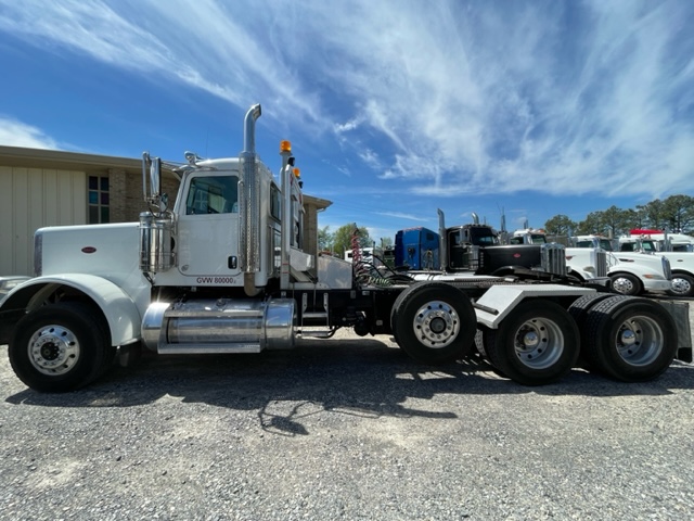 2016 PETERBILT 389 TRIAXLE DAYCAB 305903 - Truck Market