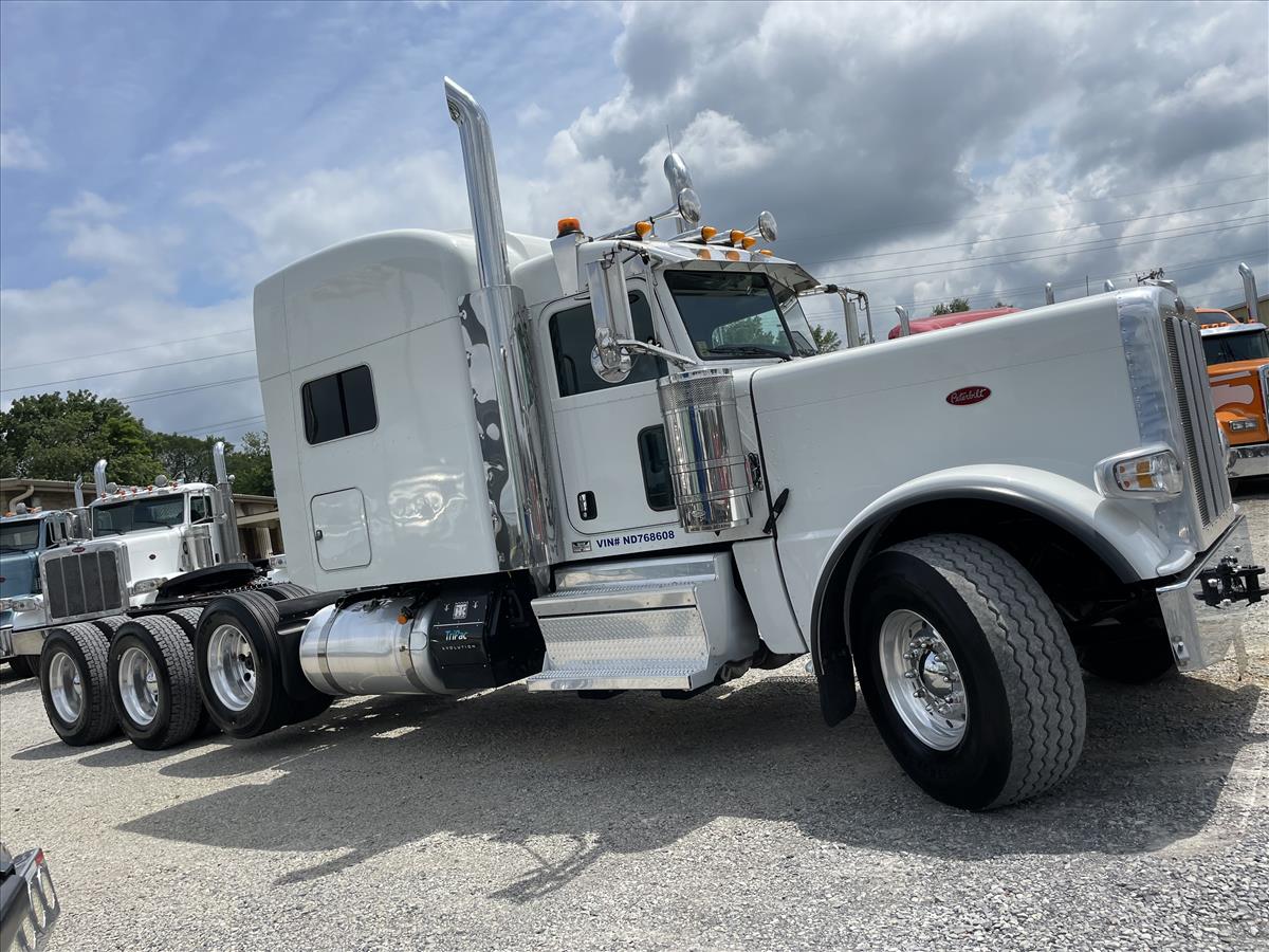 2022 PETERBILT 389 TRI AXLE SLEEPER 768608 - Truck Market