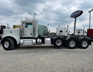 2020 Peterbilt 389 Tri Axle Daycab 648008