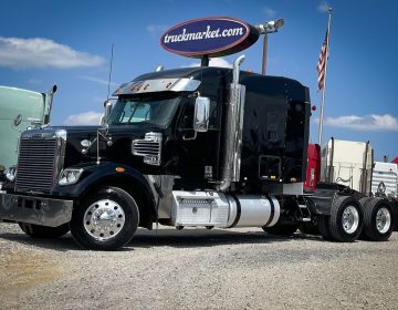 2018 Freightliner Coronado Sleeper Jt0305