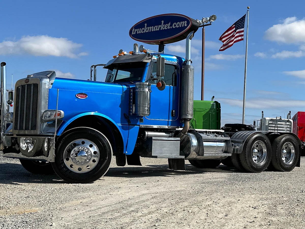 2015 PETERBILT 389 DAYCAB GLIDER KIT