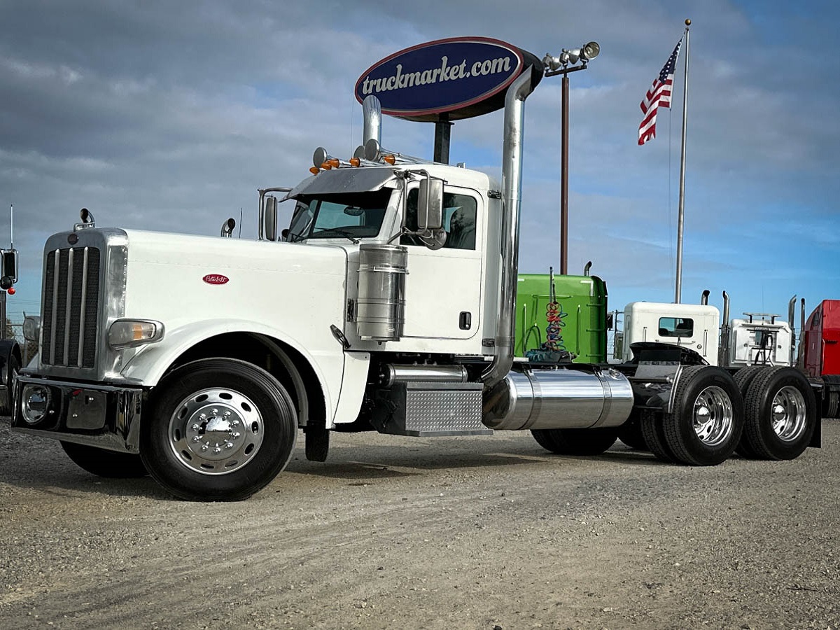 2014 PETERBILT 389 DAYCAB GLIDER KIT