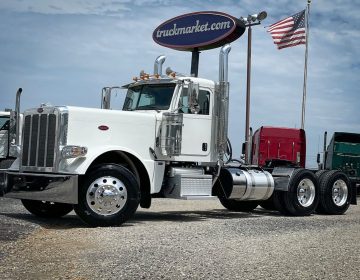 2022 Peterbilt 389 Daycab 780819