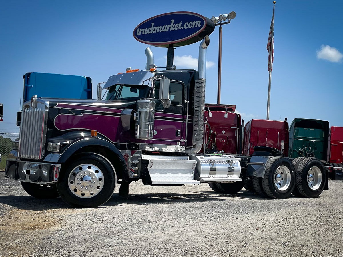 2018 KENWORTH W900L DAYCAB