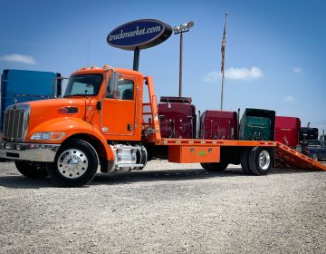 2018 Peterbilt 337 Hydratail Rollback 483481