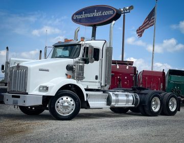 2020 Kenworth T800 Daycab 388060