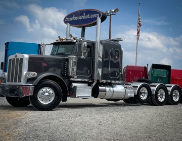 2022 Peterbilt 389 Tri Axle Sleeper 798527
