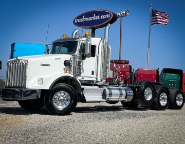 2019 Kenworth T800w Tri Axle Daycab 243229