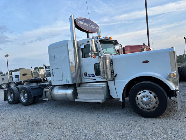 2022 PETERBILT 389 SLEEPER