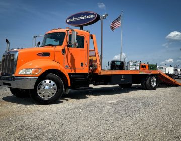 2016 Peterbilt 337 Hydratail Rollback 290894