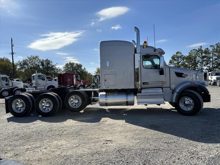 2021 PETERBILT 567 TRI AXLE SLEEPER photo 4