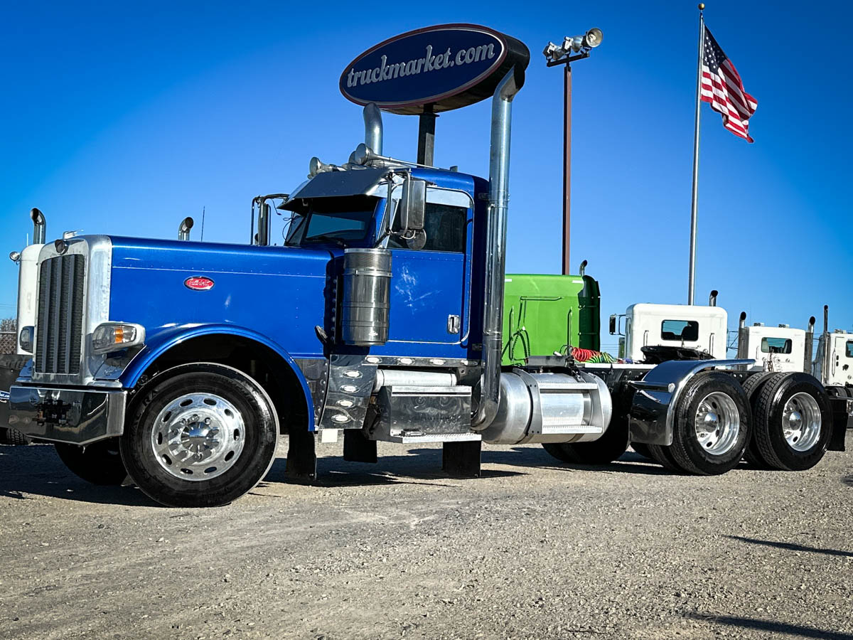 2017 PETERBILT 389 DAYCAB GLIDER KIT