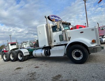 2011 Peterbilt 367 Tri Drive Sleeper 128150