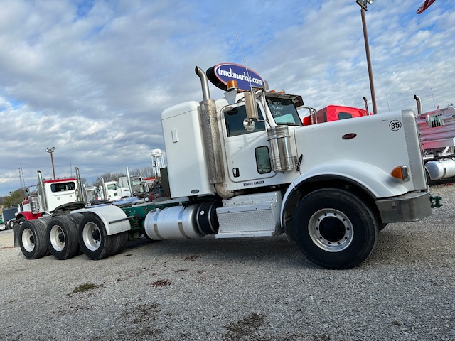 2011 PETERBILT 367 TRI DRIVE SLEEPER