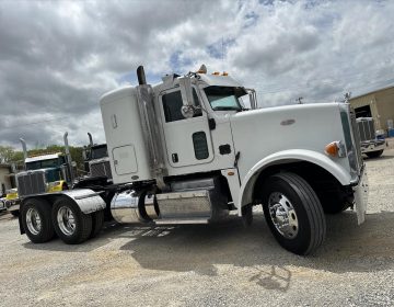 2012 Peterbilt 367 Sleeper 144186