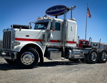 2011 Peterbilt 388 Sleeper 127029