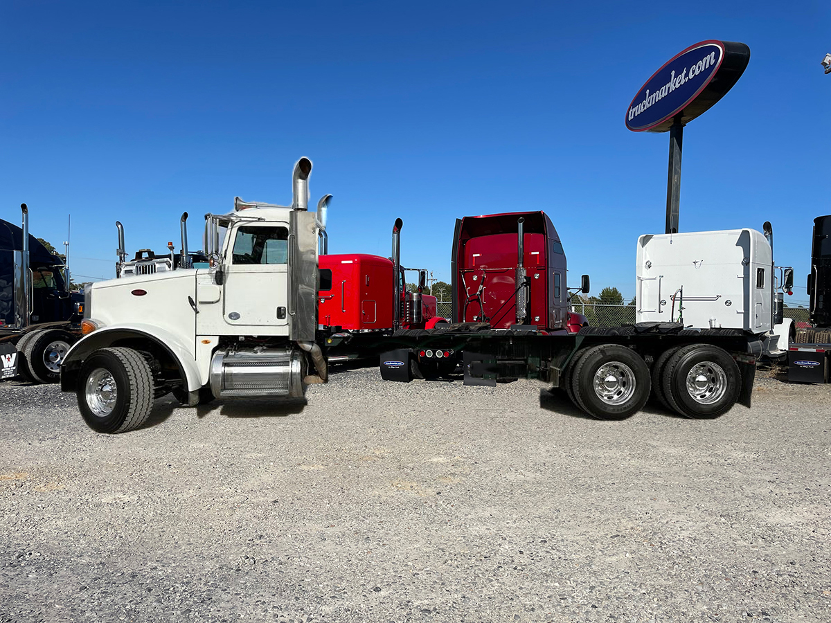 2011 PETERBILT 365 CAB & CHASSIS