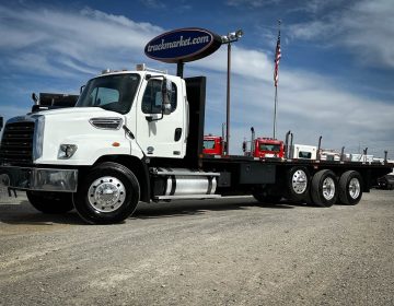 2014 Freightliner 114sd Tri Axle Flatbed Fy6345