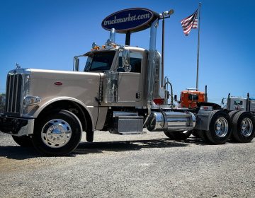 2021 Peterbilt 389 Daycab 754152