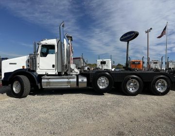 2013 Kenworth T800w Tri Axle Daycab 339516