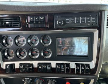 2013 Kenworth T800w Tri Axle Daycab 339516