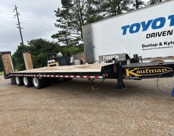 2023 Kaufman Tri Axle Flatbed 003422