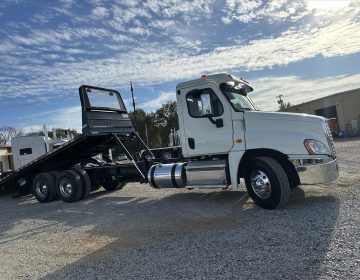 2013 Freightliner Cascadia Rollback Fd3615