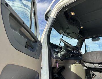 2013 Freightliner Cascadia Rollback Fd3615