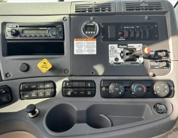 2013 Freightliner Cascadia Rollback Fd3615