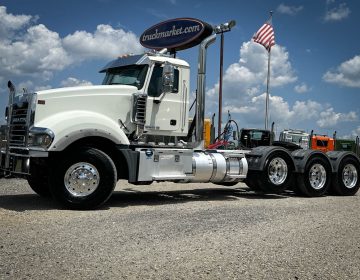 2016 Mack Td713 Tri Axle Daycab 001665
