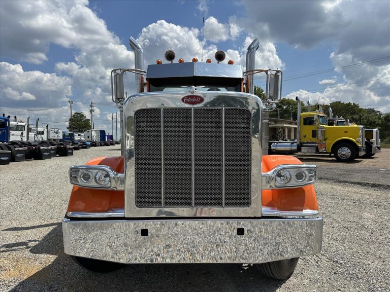 2014 PETERBILT  389 DAYCAB GLIDER KIT photo 2