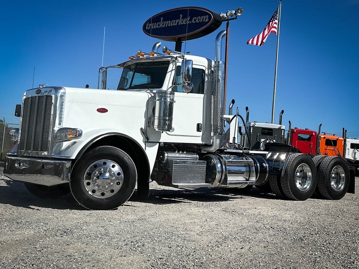 2020 PETERBILT 389 DAYCAB